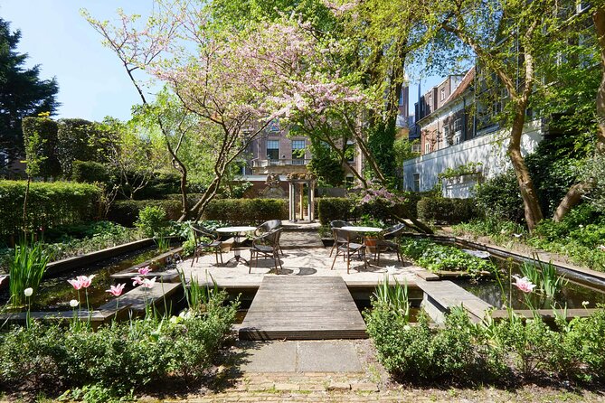 Art Zoo Museum Amsterdam Tickets - Stop inside: Art Zoo Museum in a 17th-century canal house
