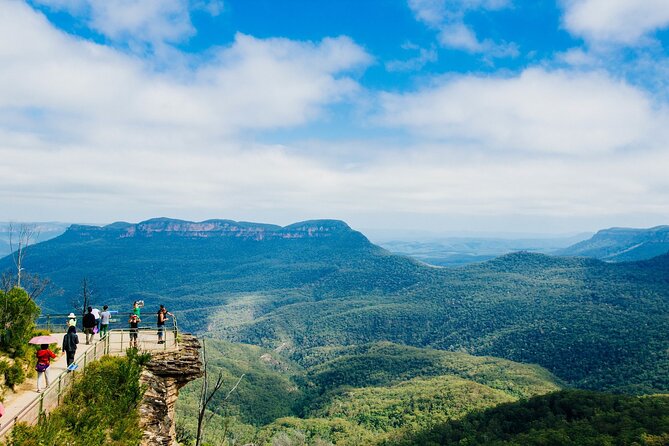 Blue Mountains Small Group Tour with Lunch, Zoo and Scenic World - A Small-Group Blue Mountains Day From Sydney