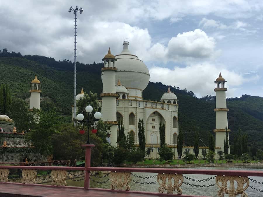 BOGOTA: Tour of Jaime Duque Park, Zoo, and Aerospace Museum - Avenue of Monuments: world-famous architecture, scaled to a walking day