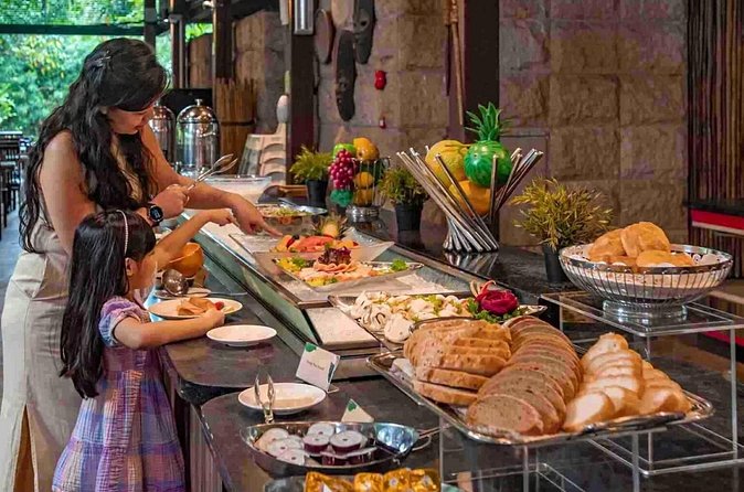 Breakfast In the Wild at Singapore Zoo Promo - Singapore Zoo admission plus Bird Park access: where the extra value hides
