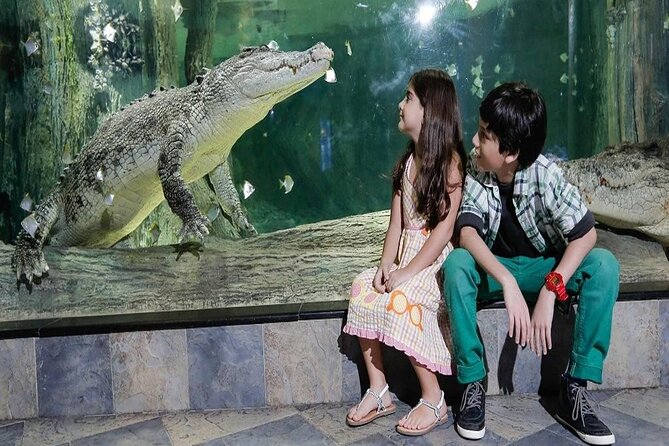 Burj Khalifa At The Top & Underwater Zoo Aquarium with Transfer - FAQ