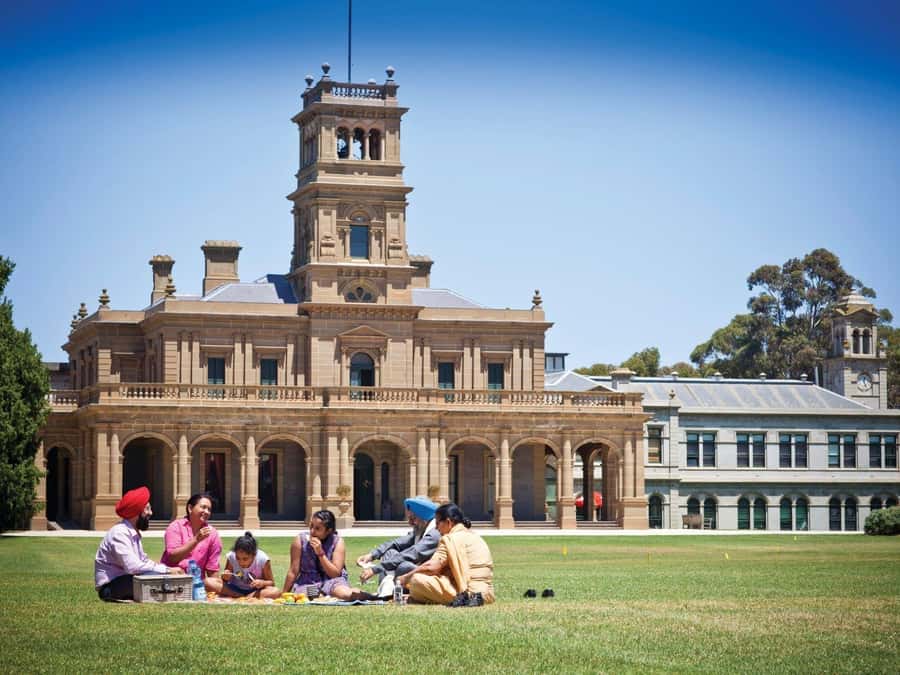 From Melbourne: Werribee Open Range Zoo & Werribee Mansion - Quick hits you’ll care about