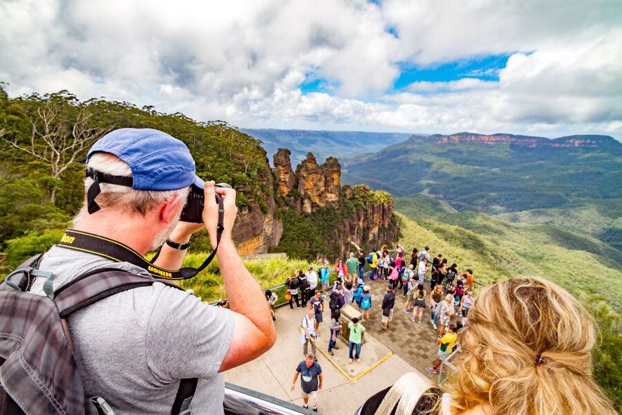 From Sydney: Blue Mountains, Scenic World, Zoo, & Ferry Ride - Lunch in a Blue Mountains village: flexible and on your terms