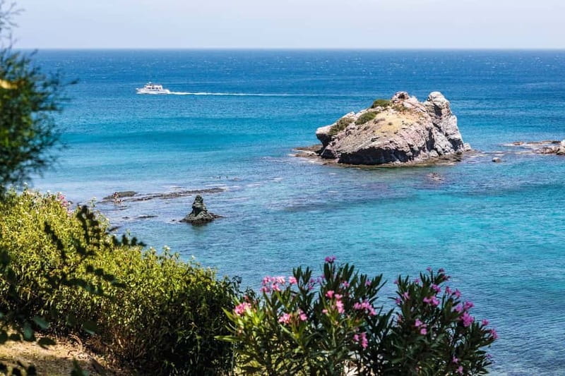 Paphos: Zoo Visit and Blue Lagoon Cruise with Guide & Lunch - Lisa’s guide style and the stories that make the ride better