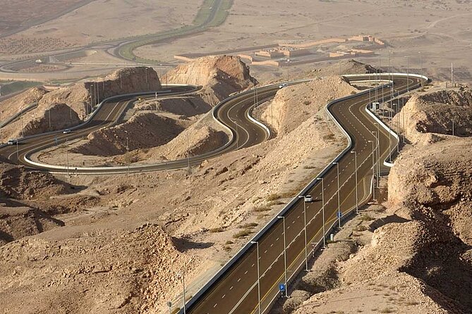 Private Al Ain Tour by 4x4 Vehicle with Zoo Tickets - Al Ain Oasis: falaj irrigation, 147,000 date palms, and real shade