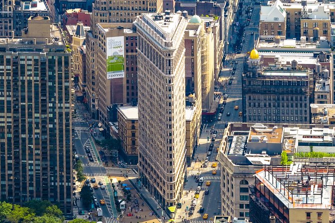 See 30 Top New York Sights (Walking Tour) & Visit Central Park Zoo. - The route ends at the Guggenheim: keep your momentum going