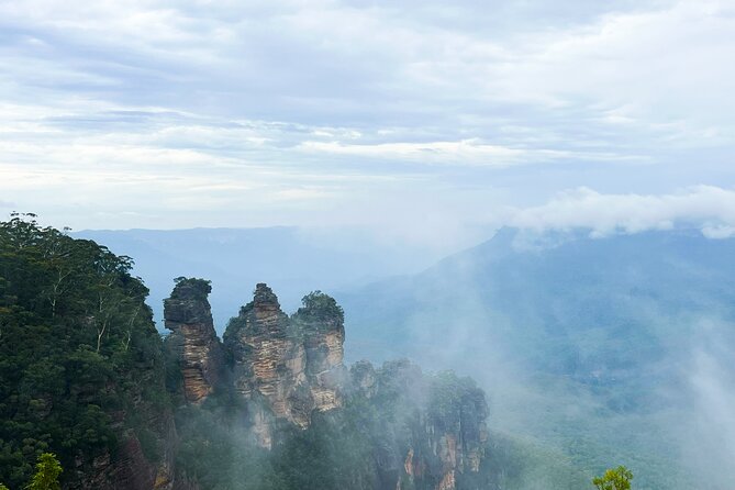 Sydney Blue Mountains Day Tour with Wildlife Park and Waterfalls - The Three Sisters: classic photo + Indigenous stories, not just a postcard