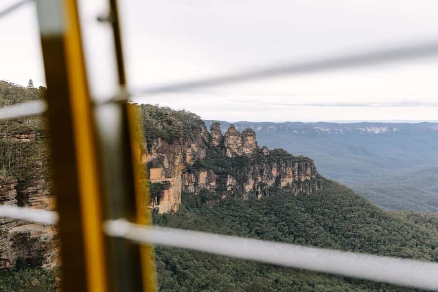 Sydney: Blue Mountains Scenic World, Wildlife Park and Lunch - Jamison Valley lookouts and Lincoln’s Rock photo stop